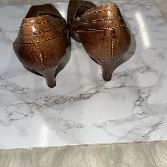 Vintage Brown Woven Peep-Toe Heels - Picture 5 of 11